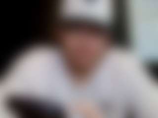 tallhungcloudyy's Live Sex Cam Show