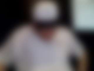 tallhungcloudyy's Live Sex Cam Show