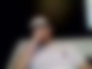 tallhungcloudyy's Live Sex Cam Show