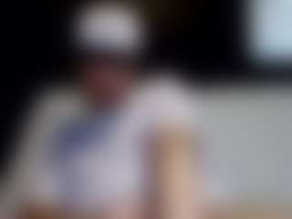 tallhungcloudyy's Live Sex Cam Show