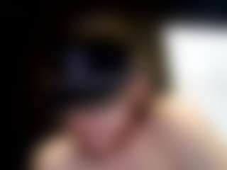 tallhungcloudyy's Live Sex Cam Show