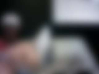 tallhungcloudyy's Live Sex Cam Show