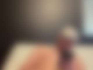 tallhungcloudyy's Live Sex Cam Show