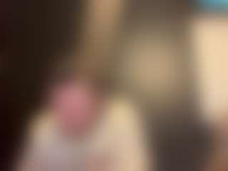 Live cam show with tallhungcloudyy - Facial Piercings on AdultVida.com