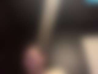 tallhungcloudyy's Live Sex Cam Show
