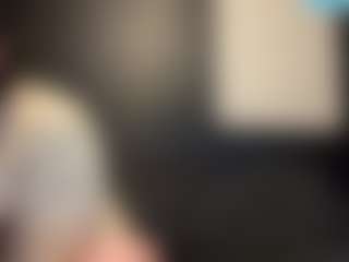 Live cam show with tallhungcloudyy - Green Eyes on AdultVida.com
