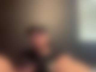 tallhungcloudyy's Live Sex Cam Show