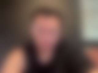 tallhungcloudyy's Live Sex Cam Show