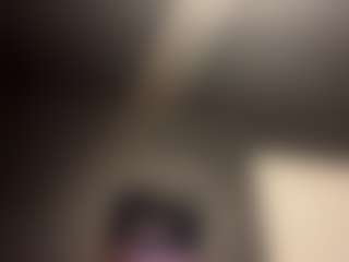 Live cam show with tallhungcloudyy - Green Eyes on Soda Cam