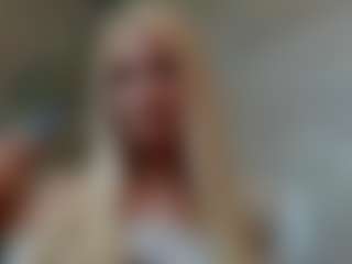 Live cam show with Aria-Lunerva - Bikini on CamClone
