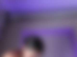 Live cam show with BellaBroocks - Tiny Tits on livesexfox.com