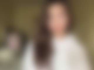Live cam show with Ellie - Shaved on intimatelivegirls.com