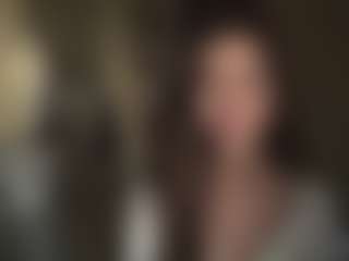 Live cam show with Ellie - Shaved on livesuperchat.net