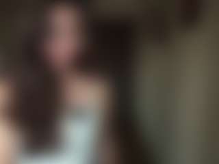 Live cam show with Ellie - Shaved on TeamSkeetLive