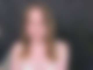 Live cam show with Emmaa-Kimm - Body Massage on realtime-chat