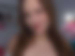 Live cam show with IvelisseMotteshard - Oil on StripNow
