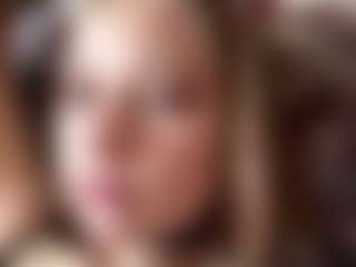 Live cam show with Julia - Genital Piercings on Dare Cams