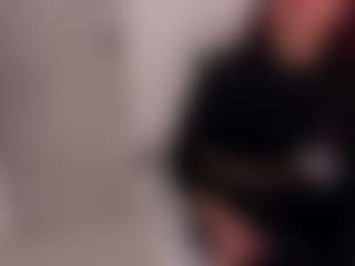 Live cam show with Emi-Ricci - Nipple Piercings on chickslive.net