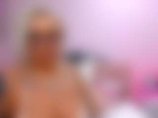 Live cam show with FoxySerenaX - Smoking on Streamer API