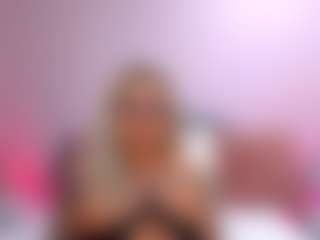 Live cam show with FoxySerenaX - Smoking on friskycurves.com