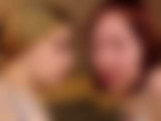 Live cam show with Ariana and Lina - Milk on xDating
