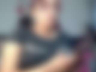 Live cam show with sandyfuckass - Queen on Livezox