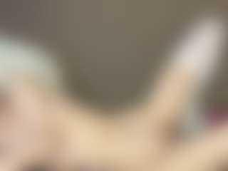 Live cam show with VennieSotolongo - Small Ass on SmokeAndPoke