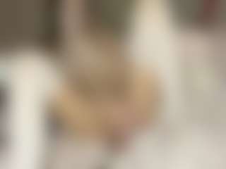 Live cam show with VennieSotolongo - Camel Toe on crypto-cams