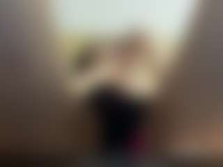 Live cam show with VennieSotolongo - Blue Eyes on CamwithHer
