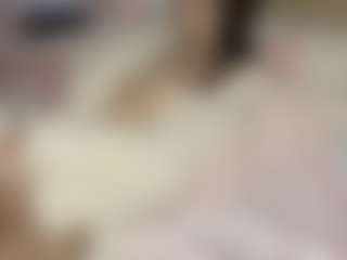Live cam show with VennieSotolongo - Fingers on Camiplay Live