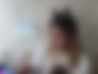Spettacolo in cam dal vivo con Mira - Camel Toe su Camsoda