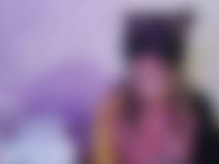 Live cam show with Mira - Camel Toe on CamClone