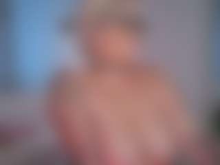 Live cam show with salomestorm - Smoking on liverealitysex.com