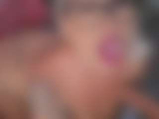 Live-Cam-Show mit salomestorm - Blonde Hair Curvy auf Camsoda