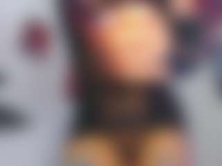 Live cam show with voguebich - Gray Eyes on madthumbs
