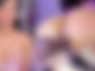 Live cam show with Daelith - Striptease on Milfs Live