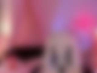 Live cam show with Elvienne - Smoke on chickslive.net