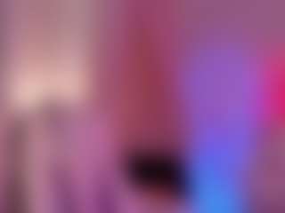 Live cam show with Elvienne - Moaning on Milfs Live