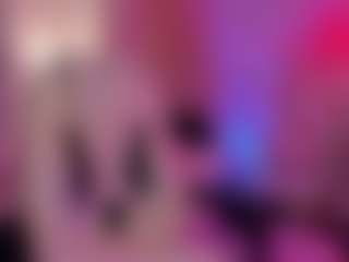 Live cam show with Elvienne - Smoke on TeamSkeetLive