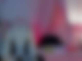 Live cam show with Elvienne - Suck on Dolls Live