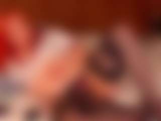 Live cam show with Lilly-Cassi - Green Eyes on SxyPornLive