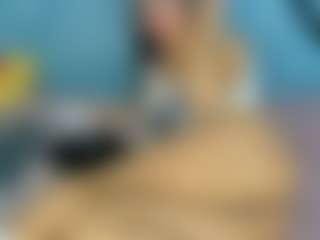 Cam Show en direct de MoniYii07