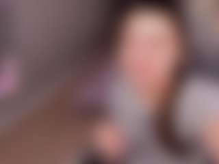 Live cam show with TrishaMoore - Lips on SinfulBabes