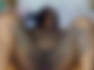 Creamyamber69's Live Sex Cam Show