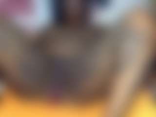 Creamyamber69's Live Sex Cam Show