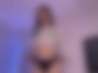 Live cam show with EstaMenucci - Hazel Eyes on parknlotfishbdy