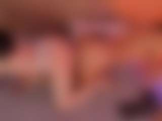 Live cam show with KittyVelve - Tease on Camiplay Live