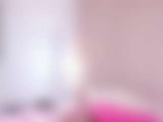 Live cam show with SamantaBrown - Striptease on CamwithHer
