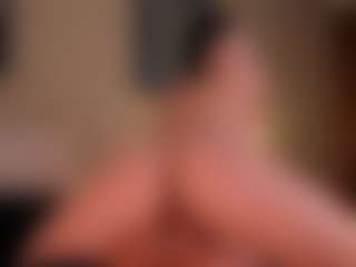 Live cam show with Samaantha - Brown Eyes on Gym Cam Girls