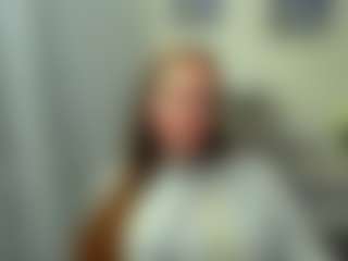 Live cam show with TinaTiSweet - Green Eyes on Gym Cam Girls